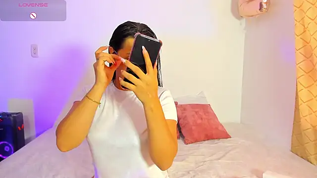 Dilan and Mia online show from 29, 11, 2025