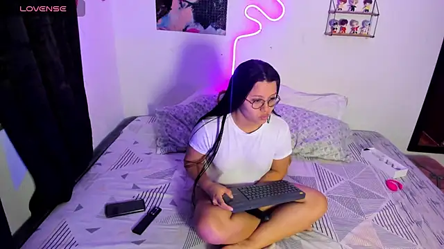 Dilan and Mia online show from 6, 5, 2026