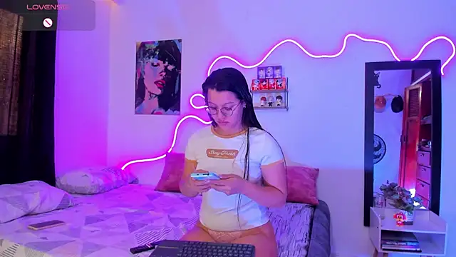 Dilan and Mia online show from 21, 9, 2025