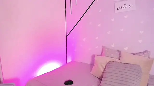 MiahCornell  online show from 6, 3, 2026