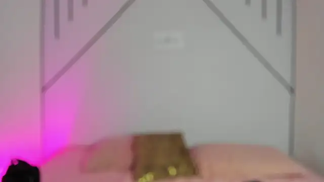 MiahCornell  online show from 12, 11, 2025