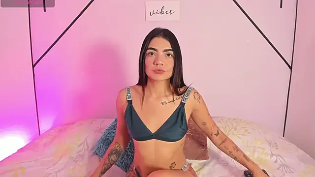 MiahCornell  online show from 26, 11, 2025