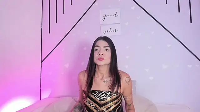 MiahCornell  online show from 29, 3, 2026