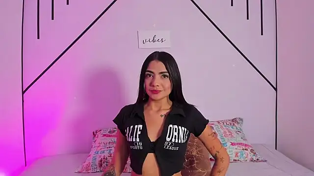 MiahCornell  online show from 7, 11, 2025