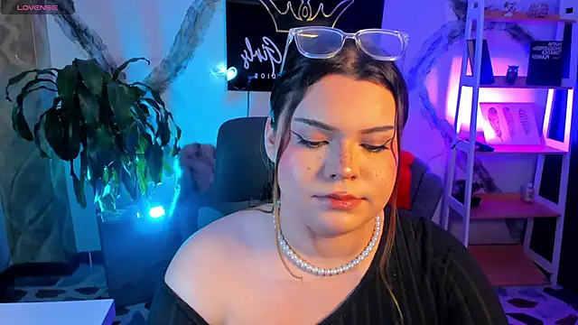 Maxxxine1 online show from 15, 2, 2026