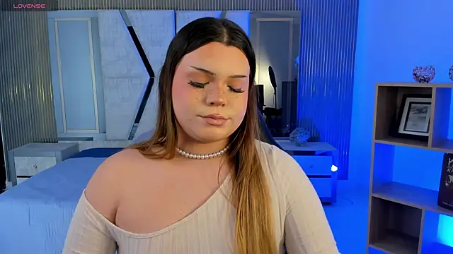 Maxxxine1 online show from 13, 4, 2026