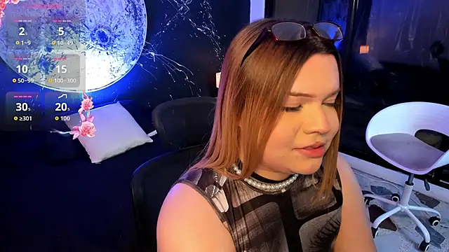 Maxxxine1 online show from 7, 10, 2025