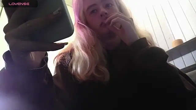 Snapshot of SeccySerena chatting on 25, 6, 2026 SeccySerena online show from 25, 6, 2026