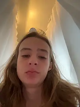 SeccySerena online show from 6, 11, 2025