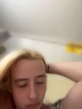 SeccySerena online show from 12, 4, 2026