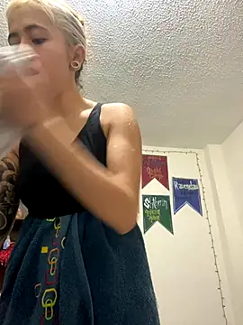 Sallem Pink online show from 28, 10, 2025