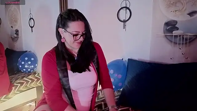 Snapshot of karla_valk1 chatting on 3, 10, 2025 karla valk1 online show from 3, 10, 2025