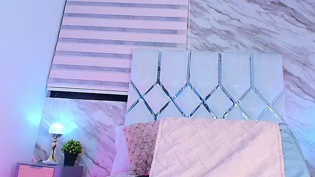 cataleya ebony  online show from 3, 12, 2025