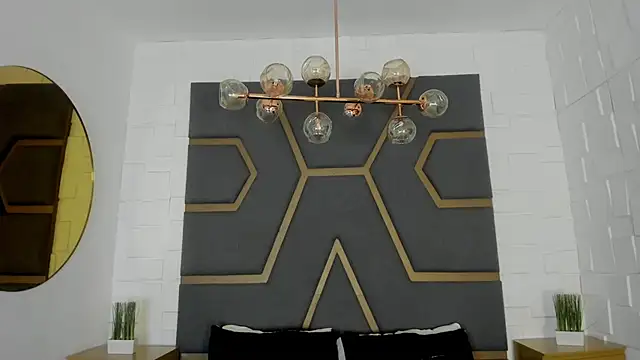 Snapshot of MeganHoffmaan chatting on 7, 11, 2025 MeganHoffmaan online show from 7, 11, 2025