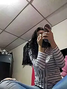 Snapshot of MeganHoffmaan chatting on 8, 11, 2025 MeganHoffmaan online show from 8, 11, 2025