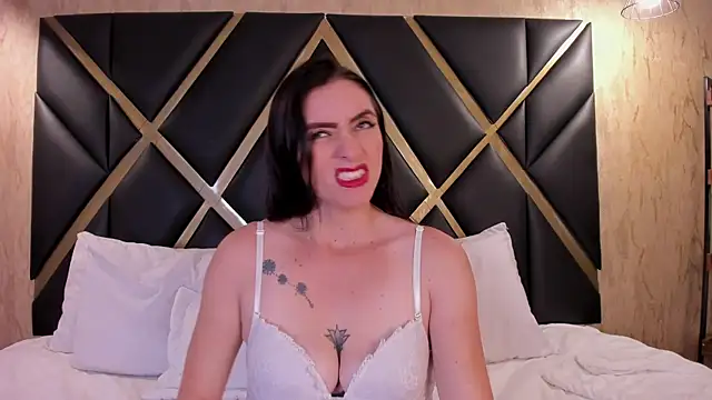 Snapshot of MeganHoffmaan chatting on 20, 10, 2025 MeganHoffmaan online show from 20, 10, 2025