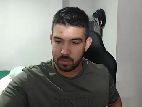 Axel11113 online show from 12, 11, 2025