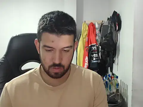 Axel11113 online show from 24, 11, 2025