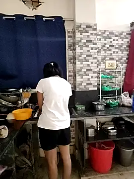 Snapshot of priya_26 chatting on 15, 11, 2025 priya 26 online show from 15, 11, 2025