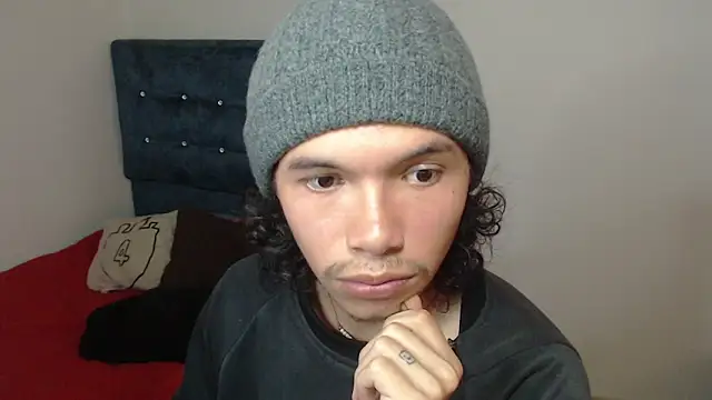 Xoxo Smiles online show from 10, 11, 2025