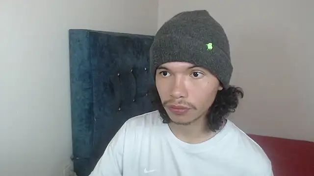 Xoxo Smiles online show from 29, 11, 2025