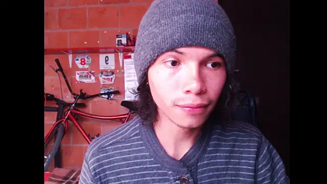 Xoxo Smiles online show from 24, 9, 2025