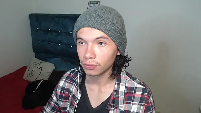 Xoxo Smiles online show from 3, 11, 2025