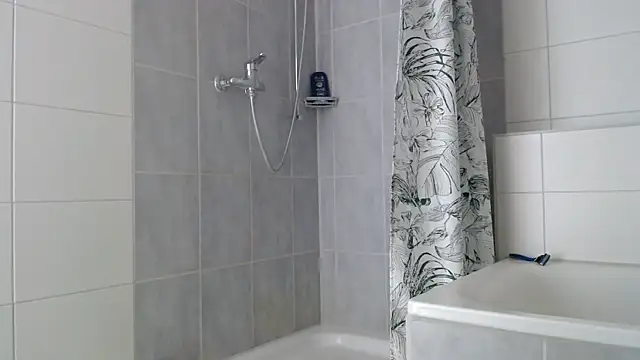 Snapshot of Hijuga chatting on 30, 11, 2025 Hijuga online show from 30, 11, 2025