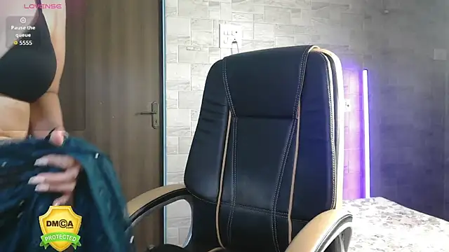 Snapshot of shy_saloni chatting on 12, 11, 2025 shy saloni online show from 12, 11, 2025