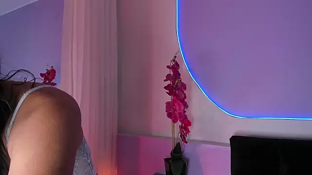  HAANNAH  online show from 27, 11, 2025