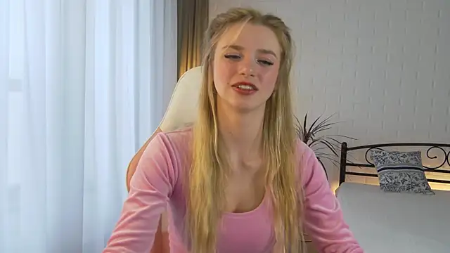 Snapshot of KelsiWest chatting on 2, 10, 2025 KelsiWest online show from 2, 10, 2025