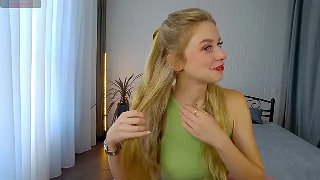 Snapshot of KelsiWest chatting on 21, 9, 2025 KelsiWest online show from 21, 9, 2025