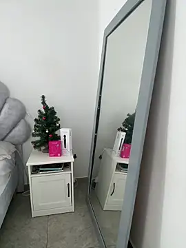 emma-conti2 online show from 18, 12, 2025