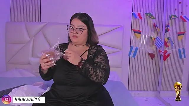 lulukawai16 online show from 19, 6, 2026