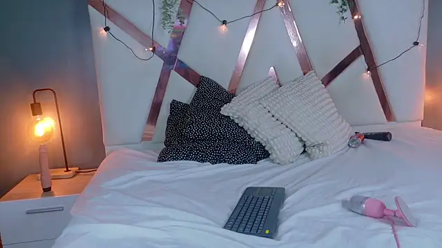 RiriiBrunette   online show from 20, 11, 2025