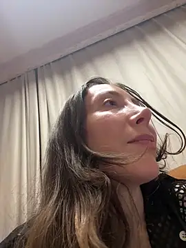 Snapshot of HellaryTourent chatting on 10, 2, 2026 HellaryTourent online show from 10, 2, 2026