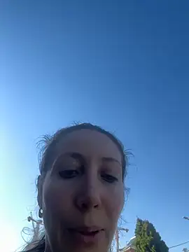 HellaryTourent online show from 10, 9, 2025