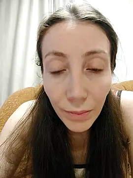 Snapshot of HellaryTourent chatting on 18, 2, 2026 HellaryTourent online show from 18, 2, 2026