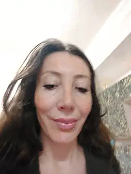 Snapshot of HellaryTourent chatting on 23, 2, 2026 HellaryTourent online show from 23, 2, 2026