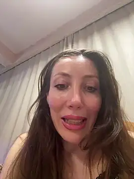 Snapshot of HellaryTourent chatting on 2, 2, 2026 HellaryTourent online show from 2, 2, 2026