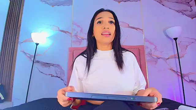 AlyaThompson online show from 22, 5, 2026