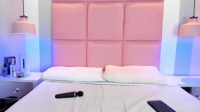 JulianaValencia online show from 1, 12, 2025