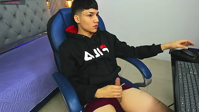 Snapshot of SamBlack_ chatting on 4, 2, 2026 SamBlack online show from 4, 2, 2026