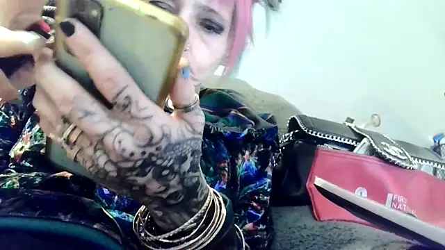 Evieskyyxh online show from 25, 11, 2025