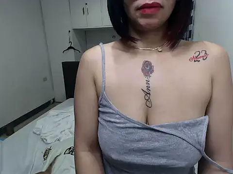 eattmebabyy online show from 9, 5, 2026