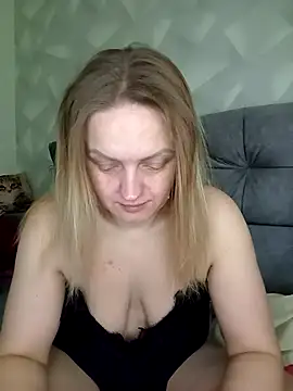 Ami Foxy online show from 10, 5, 2026
