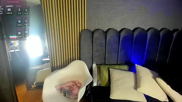 Gina 77 online show from 4, 11, 2025