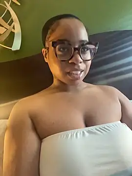 Snapshot of caramel__cremes chatting on 29, 10, 2025 caramel cremes online show from 29, 10, 2025