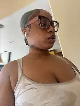 Snapshot of caramel__cremes chatting on 27, 10, 2025 caramel cremes online show from 27, 10, 2025