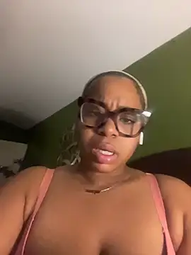 Snapshot of caramel__cremes chatting on 1, 11, 2025 caramel cremes online show from 1, 11, 2025